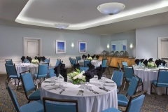 Courtyard by Marriott - Meeting Room Banquet Set Up